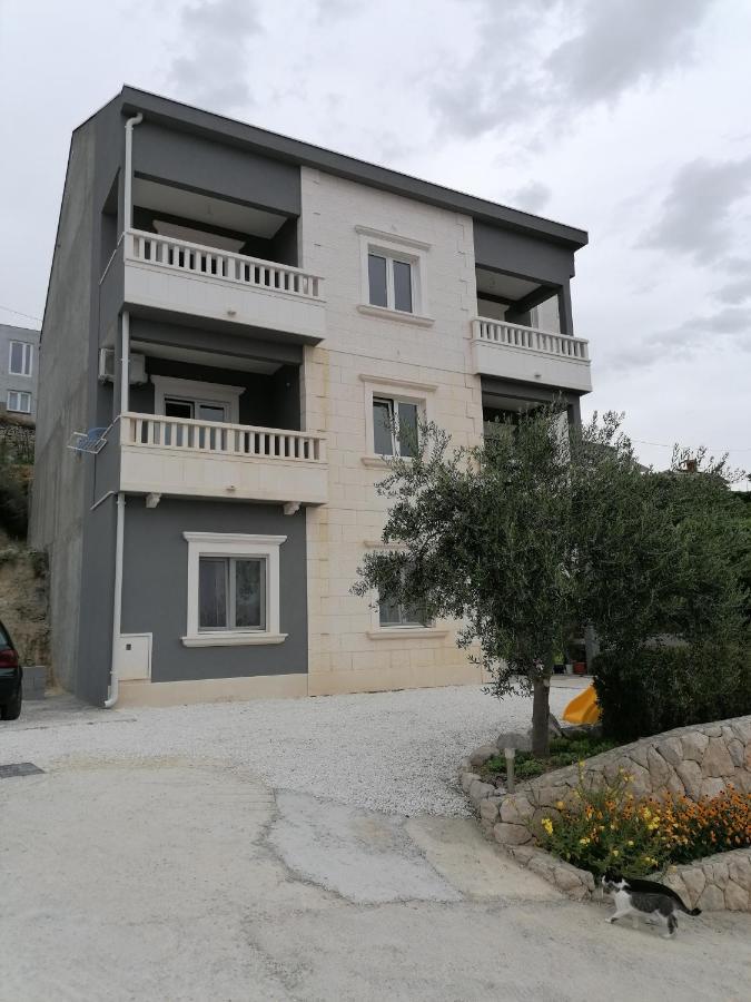 Apartments Dinko Duće Esterno foto